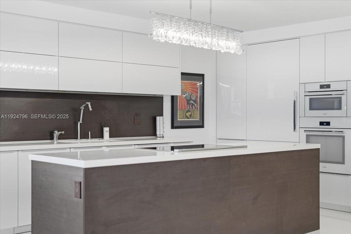 THE DECOPLAGE CONDO - Residential