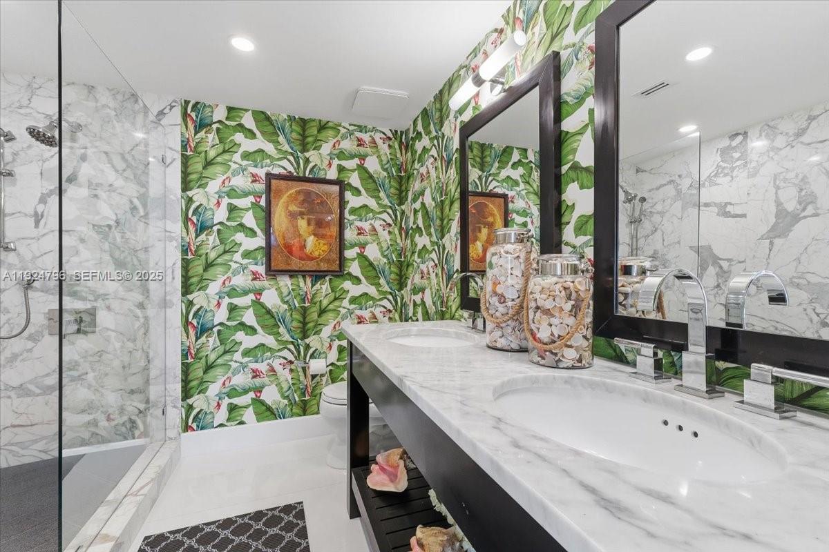 THE DECOPLAGE CONDO - Residential