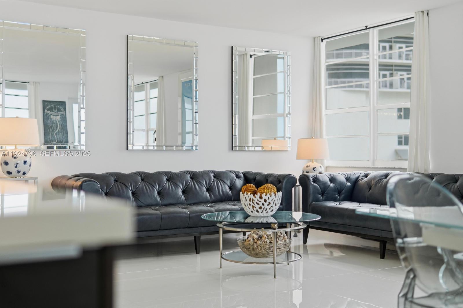 THE DECOPLAGE CONDO - Residential