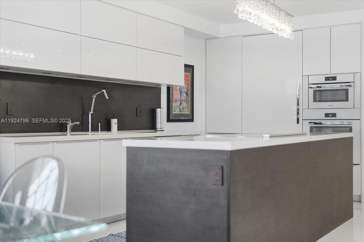 THE DECOPLAGE CONDO - Residential