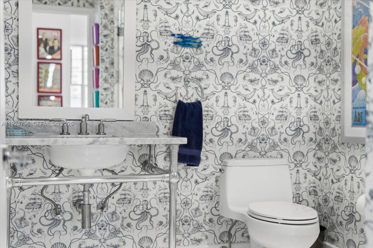 THE DECOPLAGE CONDO - Residential