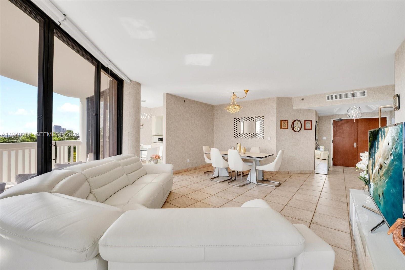 2000 ISL BLVD WILLIAMS IS - Residential