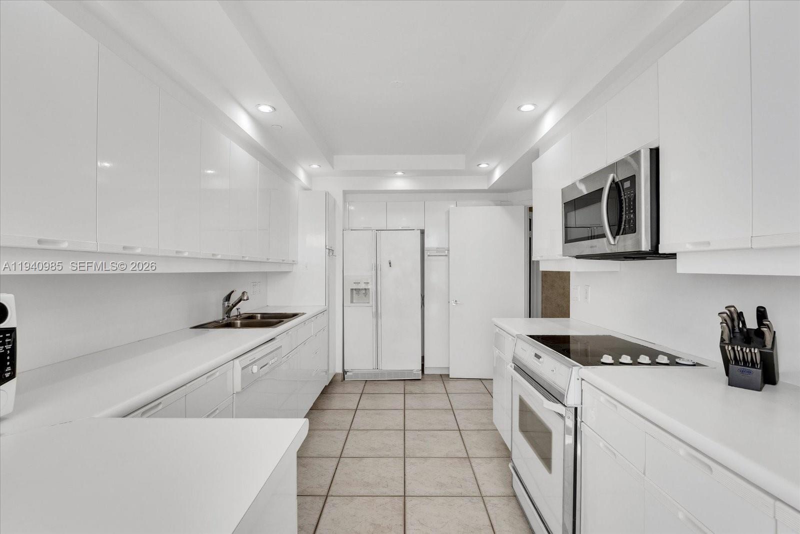 2000 ISL BLVD WILLIAMS IS - Residential