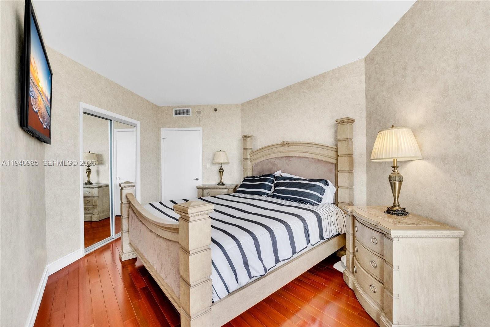 2000 ISL BLVD WILLIAMS IS - Residential