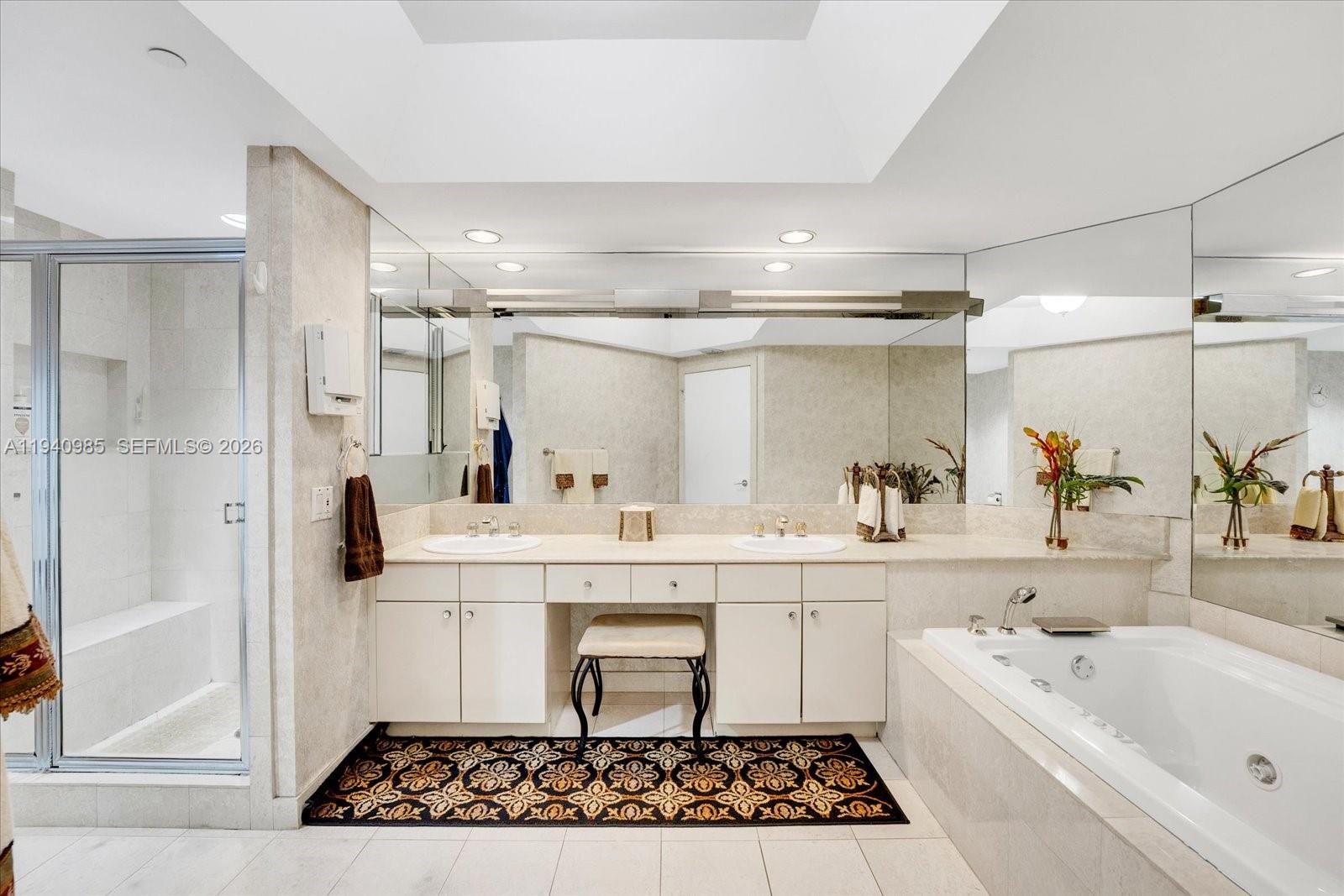 2000 ISL BLVD WILLIAMS IS - Residential