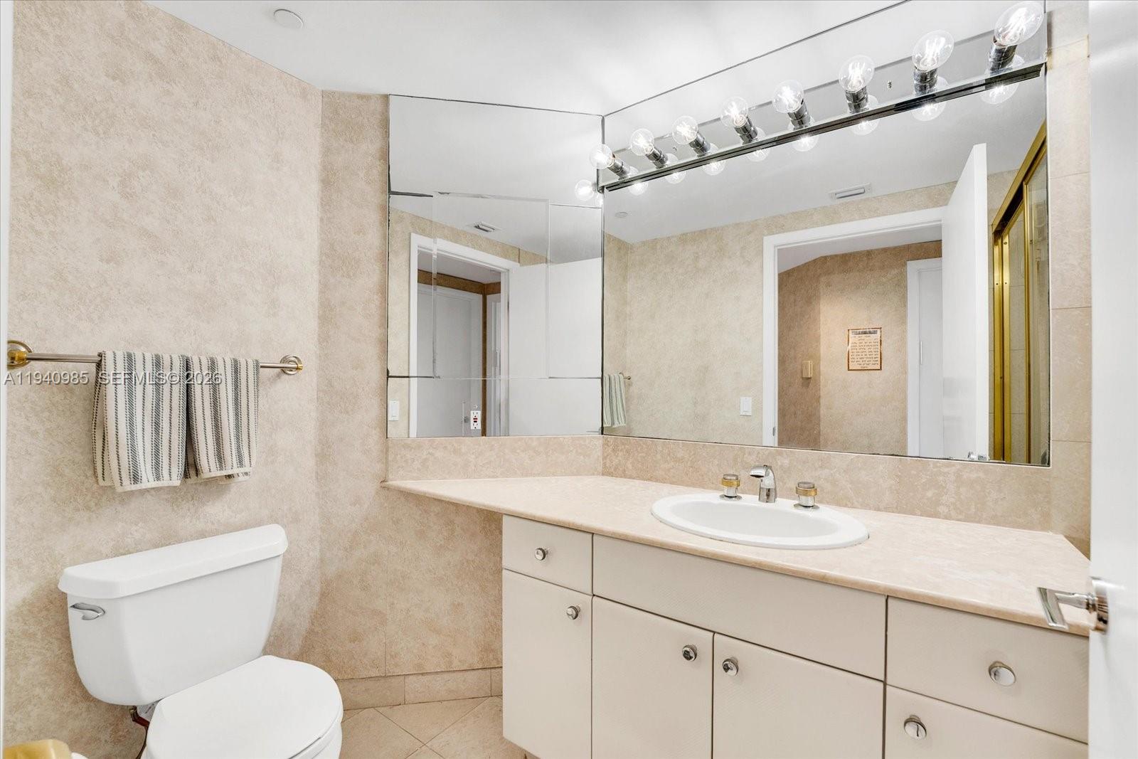 2000 ISL BLVD WILLIAMS IS - Residential