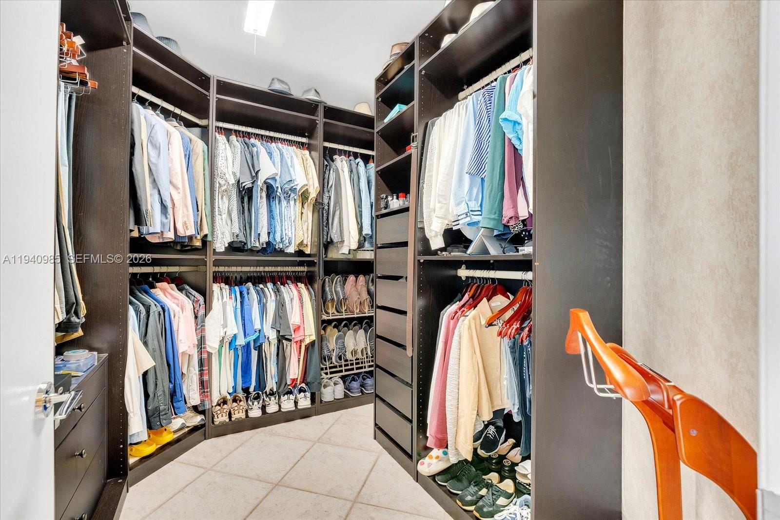 2000 ISL BLVD WILLIAMS IS - Residential