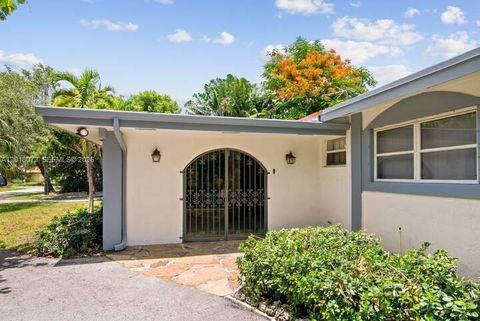 Tiny photo for 13325 SW 84th Ave, Pinecrest, FL 33156 (MLS # A12018072)