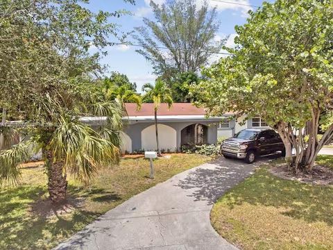 Tiny photo for 13325 SW 84th Ave, Pinecrest, FL 33156 (MLS # A12018072)