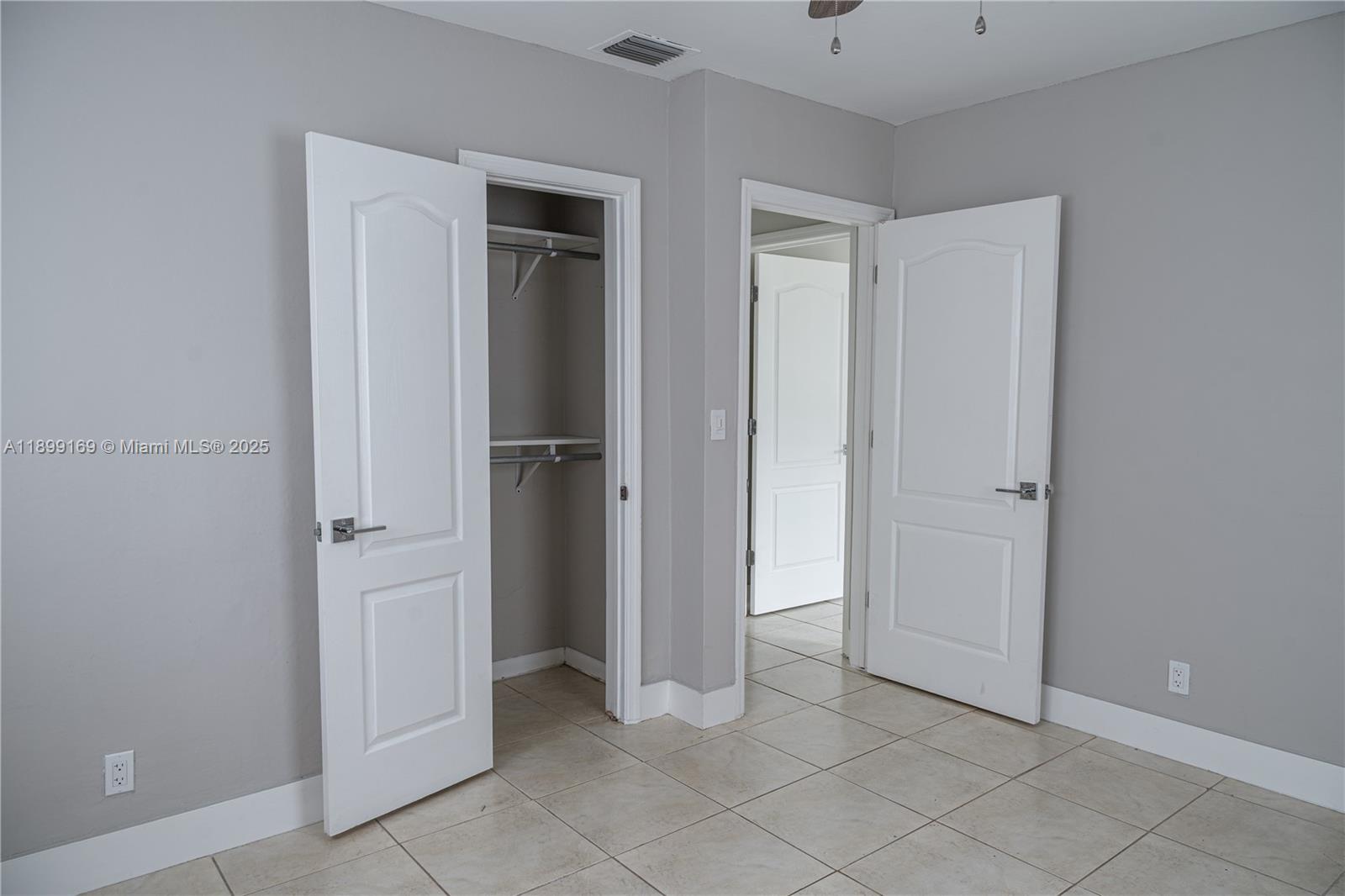 HOLLYWOOD LITTLE RANCHES - Residential Lease