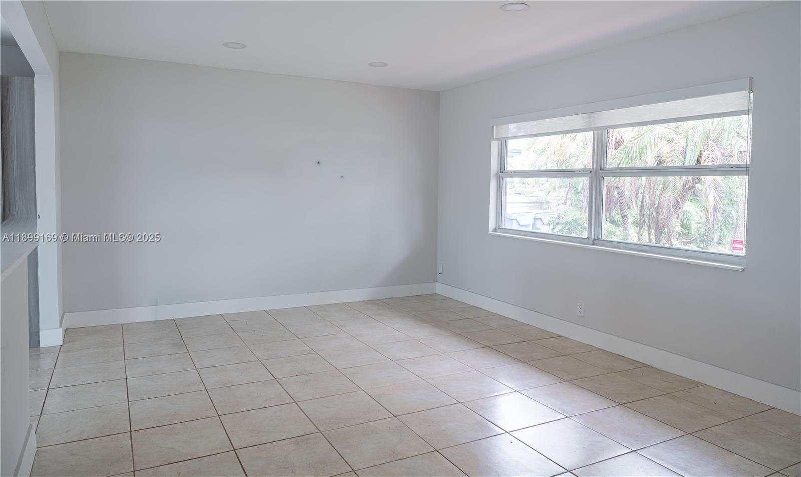 HOLLYWOOD LITTLE RANCHES - Residential Lease