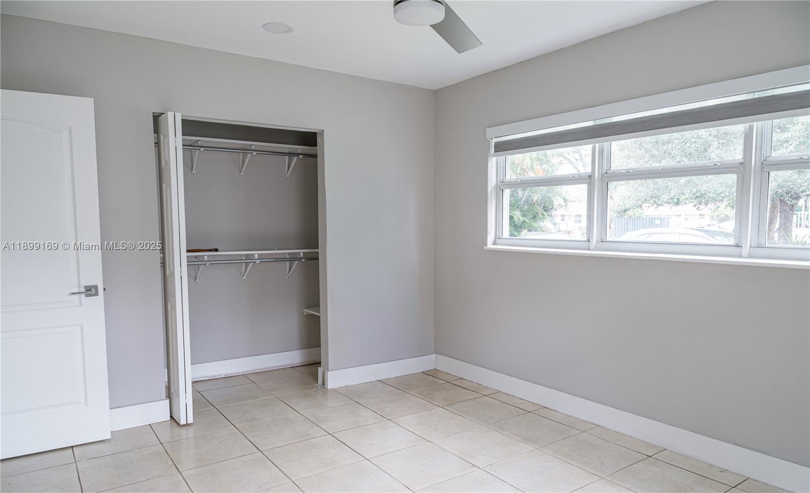 HOLLYWOOD LITTLE RANCHES - Residential Lease