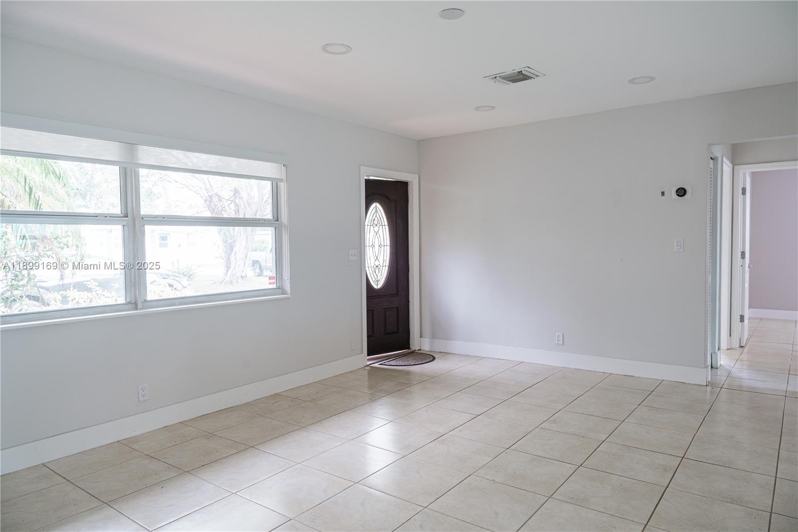 HOLLYWOOD LITTLE RANCHES - Residential Lease