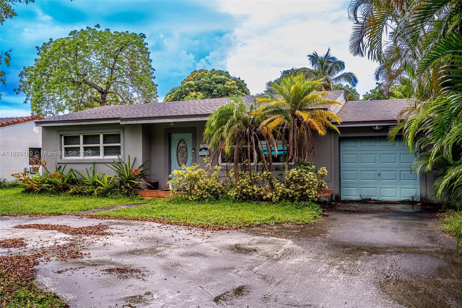 HOLLYWOOD LITTLE RANCHES - Residential Lease