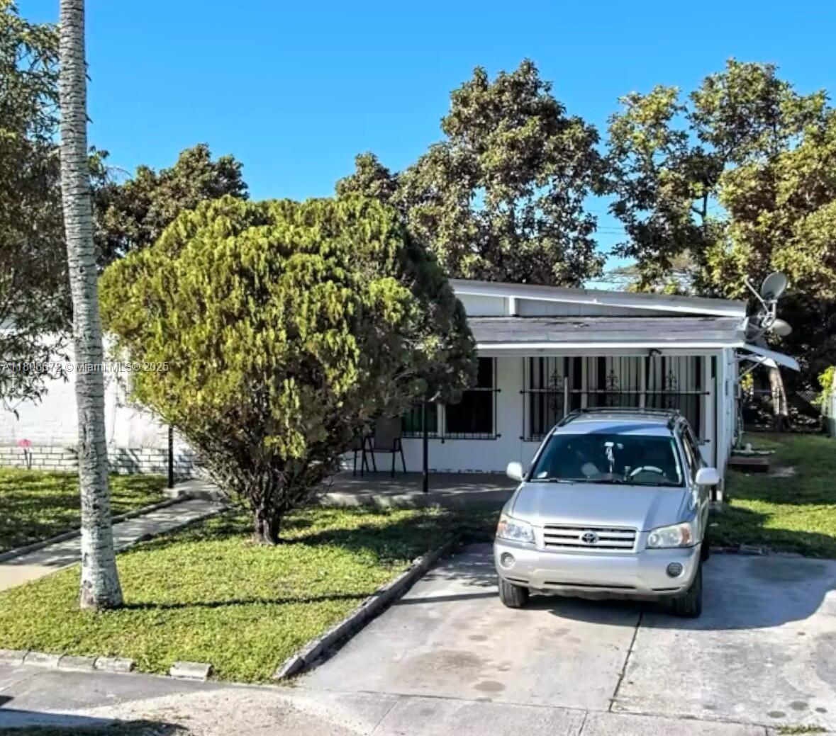 18032 Nw 8th Ave, Miami Gardens, Broward County, Florida - 4 Bedrooms  
2 Bathrooms - 