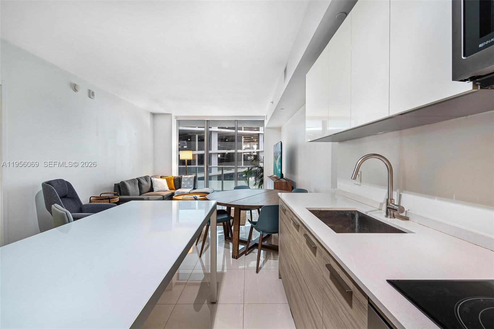 1300 Brickell Bay Dr 700