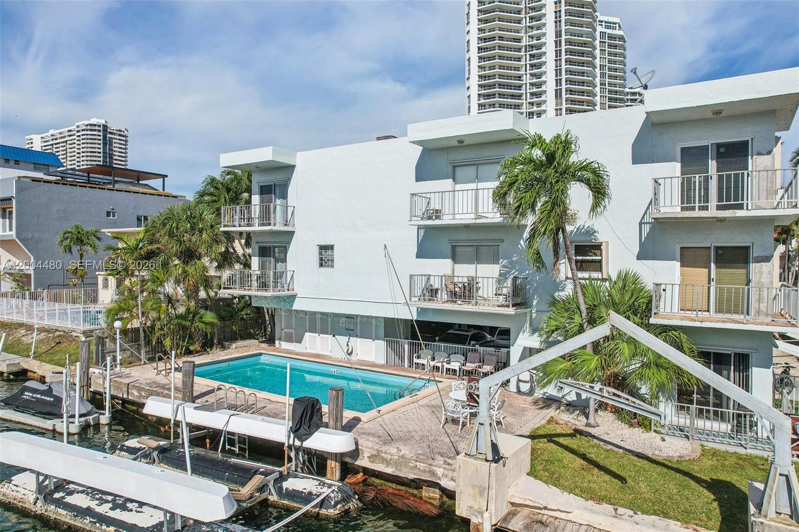 3862 BLDG CONDO - Residential