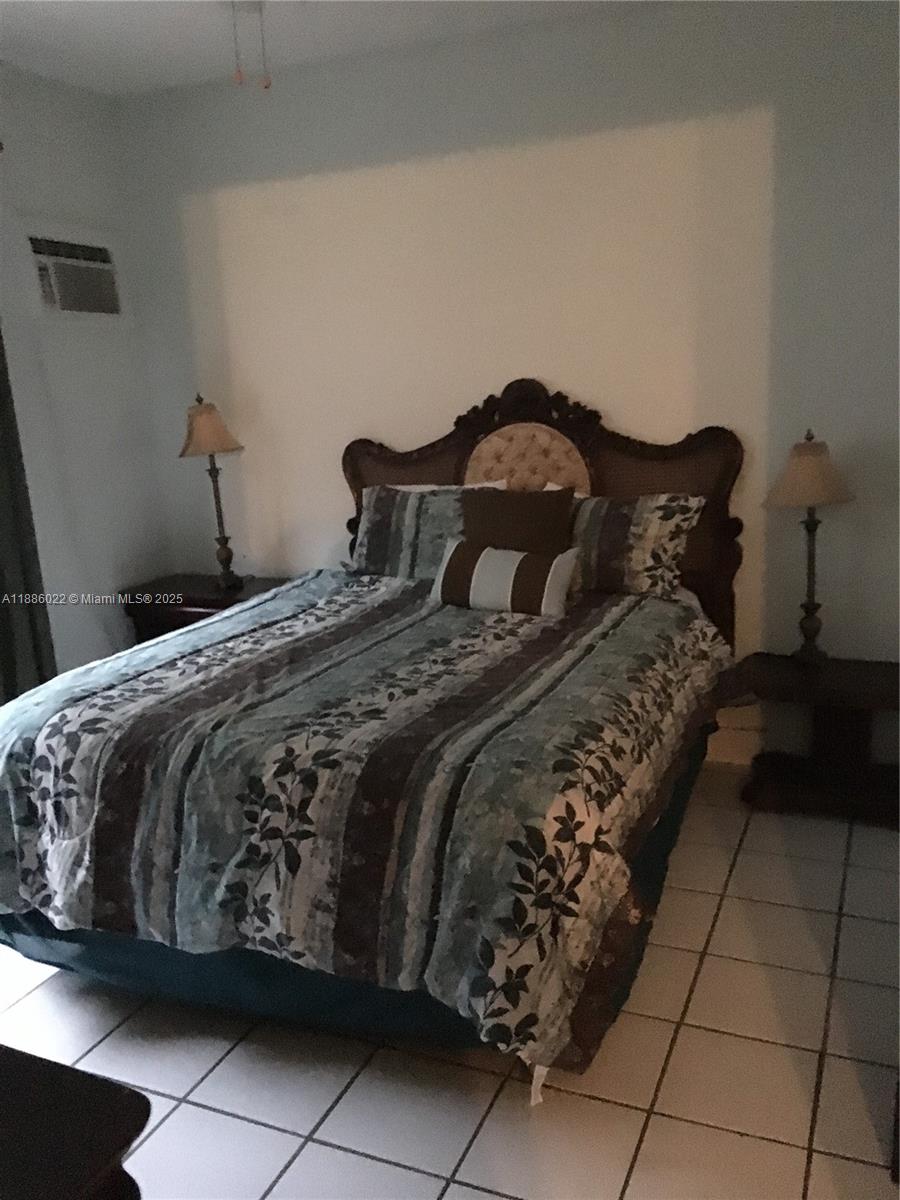 BISCAYNE BEACH-2ND ADDN - Residential