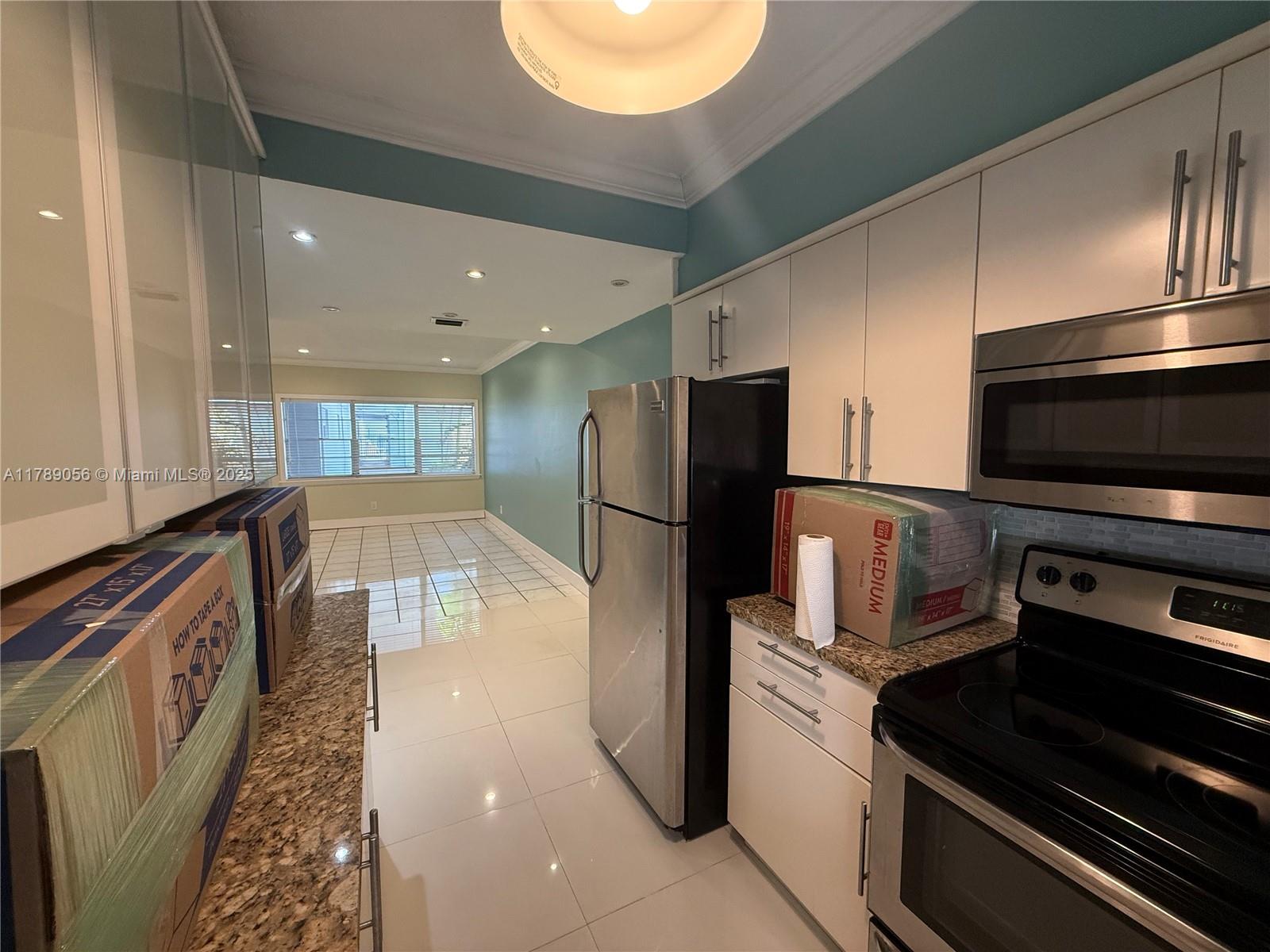 WATERWAY @ HOLLYWOOD BEAC - Residential