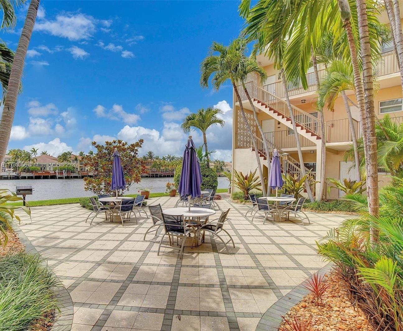 WATERWAY @ HOLLYWOOD BEAC - Residential