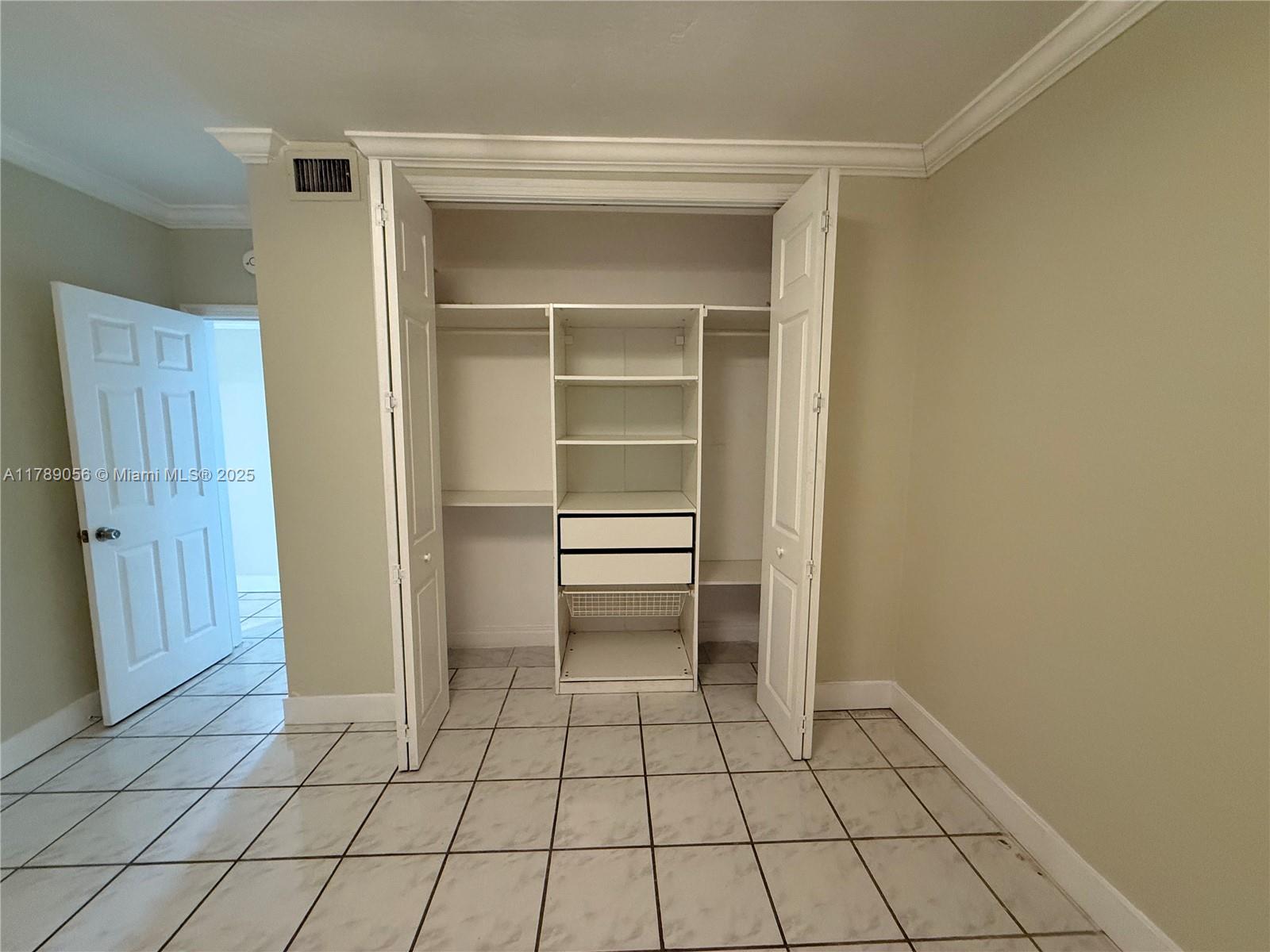 WATERWAY @ HOLLYWOOD BEAC - Residential