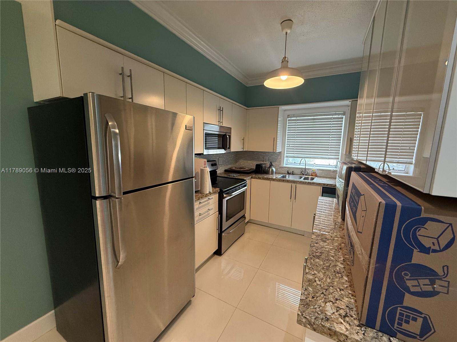 WATERWAY @ HOLLYWOOD BEAC - Residential