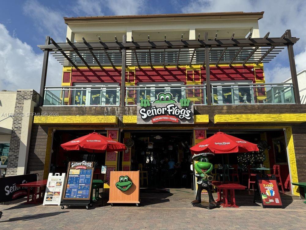 WATERWAY @ HOLLYWOOD BEAC - Residential