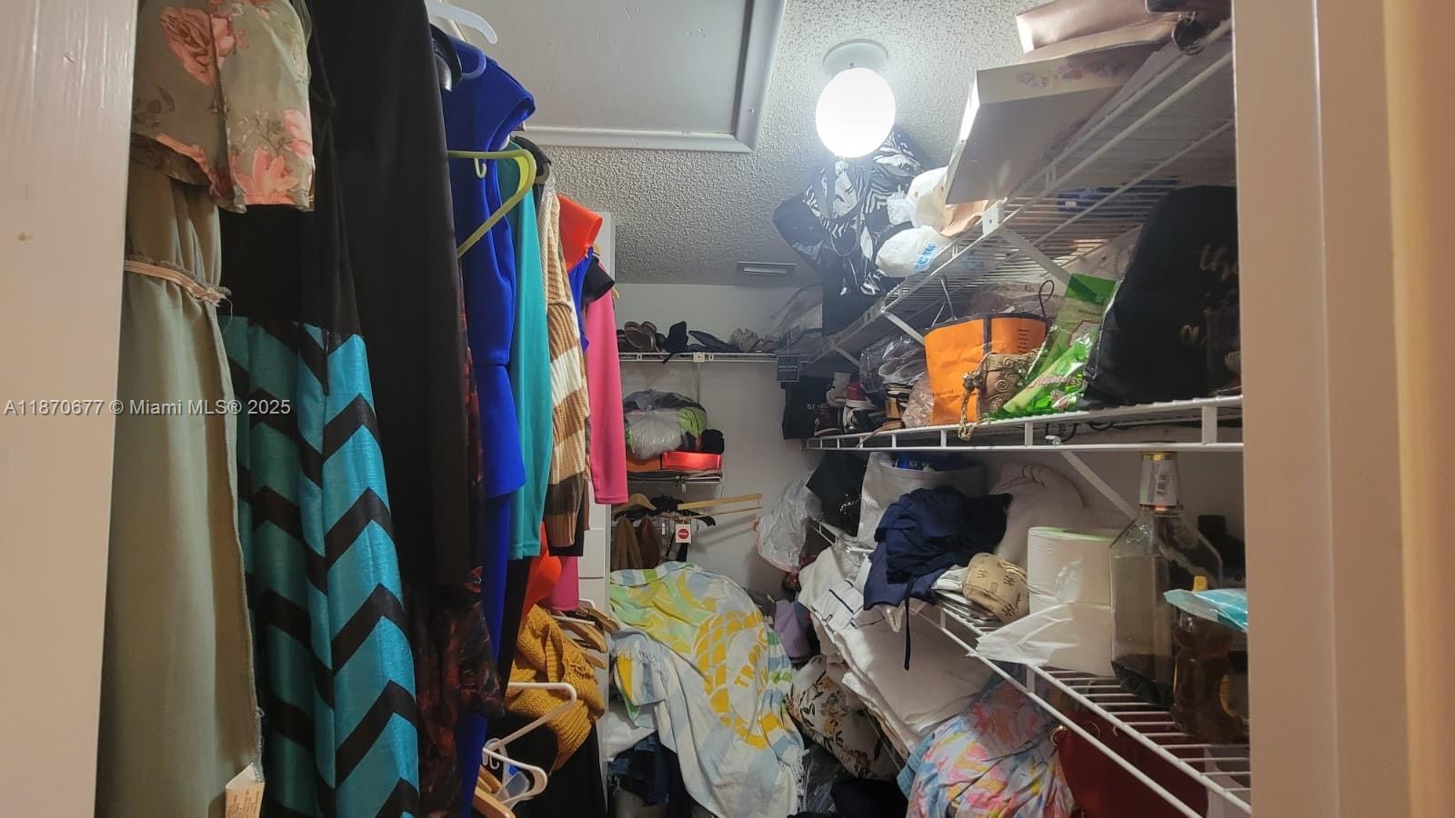 WOODLAKE ISLES - Residential