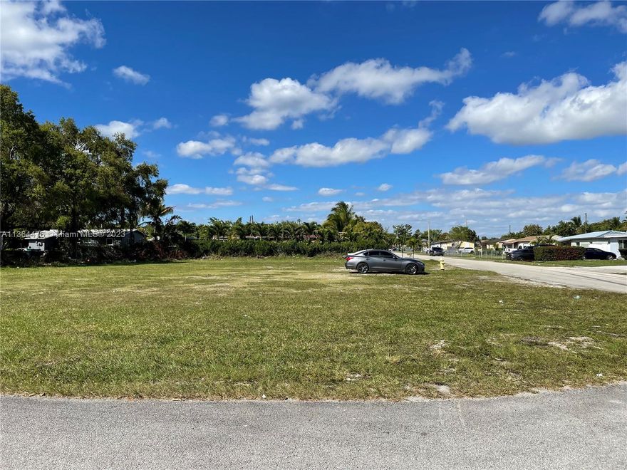 AVAILABLE/DISPONIBLE Corner vacant residential lot for sale in Miami! SW 139th Ter Richmond Heights. 0.1722 acres. (7,500 sq ft.) lot on the corner of Jefferson Street and SW 139th Terrace in Richmond Heights in Miami! Residential area close to Sgt. Joseph Delancy Park, SW 117th Ave, 992/SW 152nd St, restaurants, shops, schools, Ronald Reagan Turnpike. Assigned schools: Gloria Floyd Elementary School, Arvida Middle School, Miami Killian High School.
Property Use: Use Code: 00 / VACANT RESIDENTIAL
Land Use: VACANT RESIDENTIAL : VACANT LAND (0081) Zoning: 0100/SINGLE FAMILY - GENERAL Lot Size: 0.1722 acres / 7,500 sf Subdivision: REPLAT OF PORTIONS OF RICHMOND Twn: 55 / Rng: 40 / Sec: 19
Latitude: 25.639122 Longitude: -80.380948
