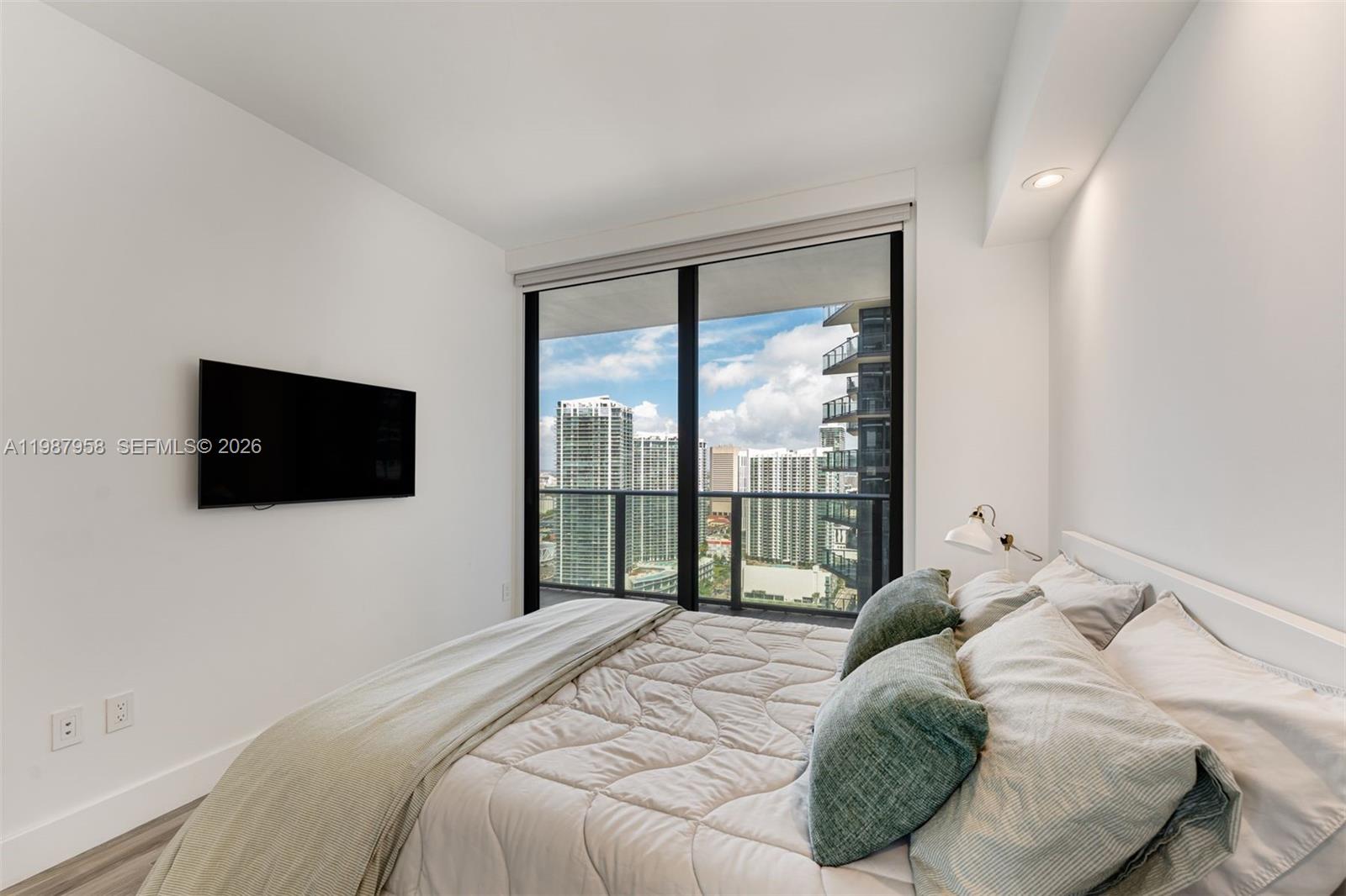 801 SMA RESIDENCES CONDO - Residential