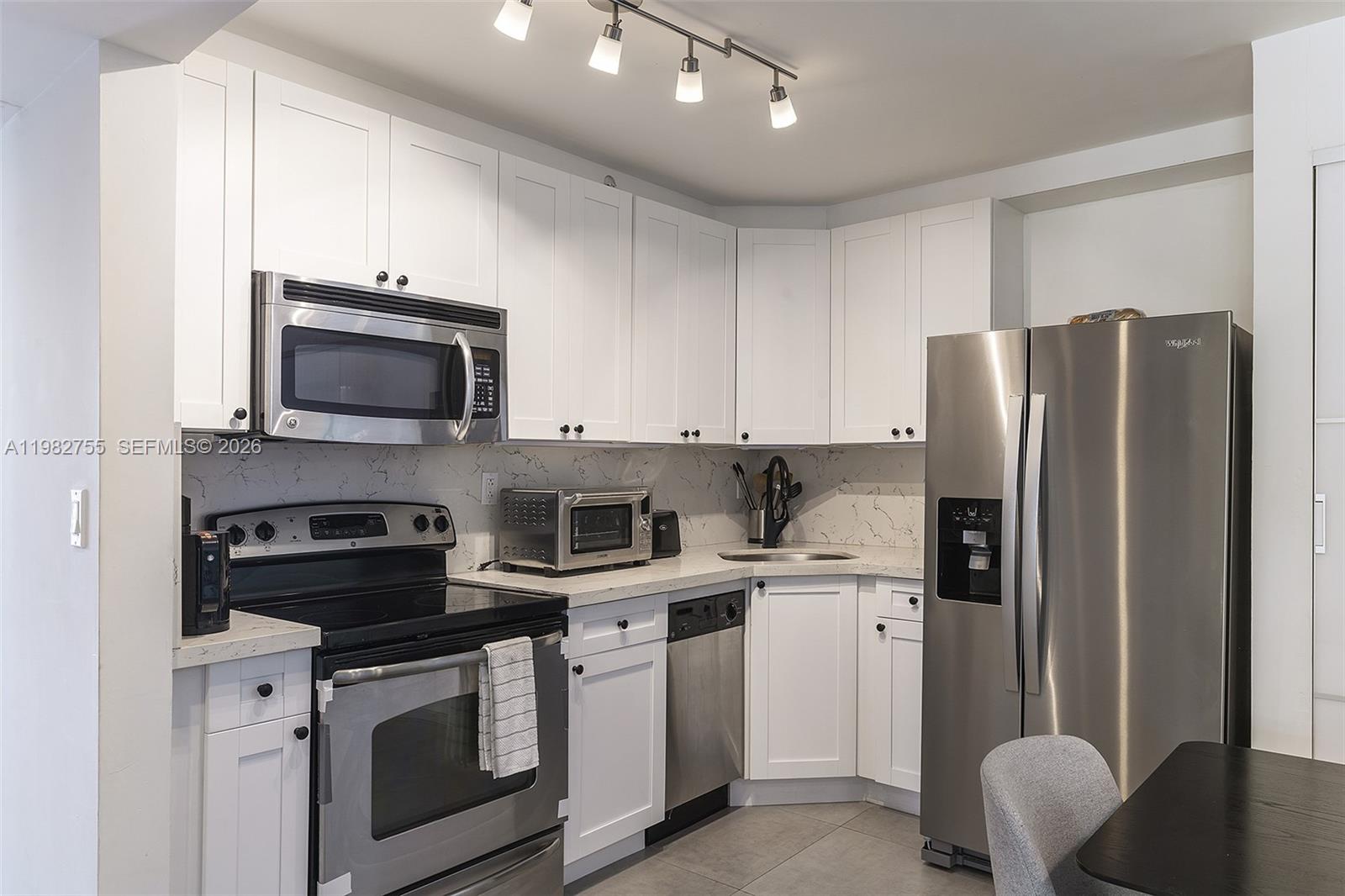 MIRADOR 1035 CONDO - Residential