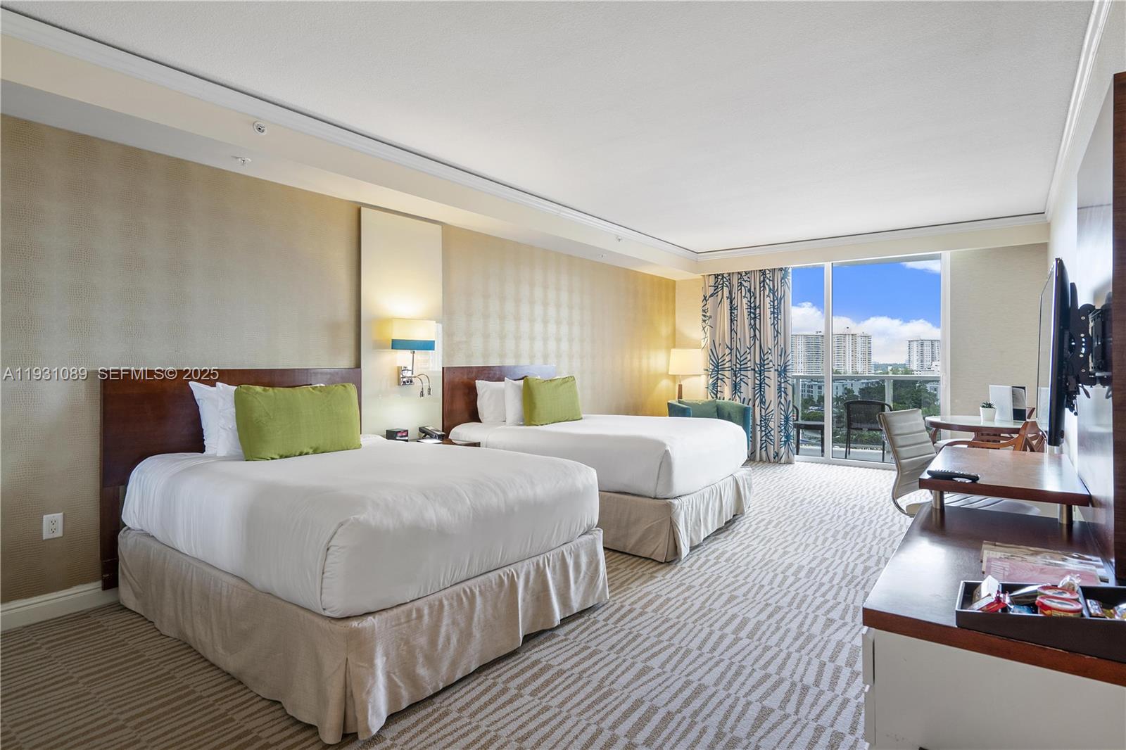 TRUMP INTNATL SONESTA BEAC - Residential