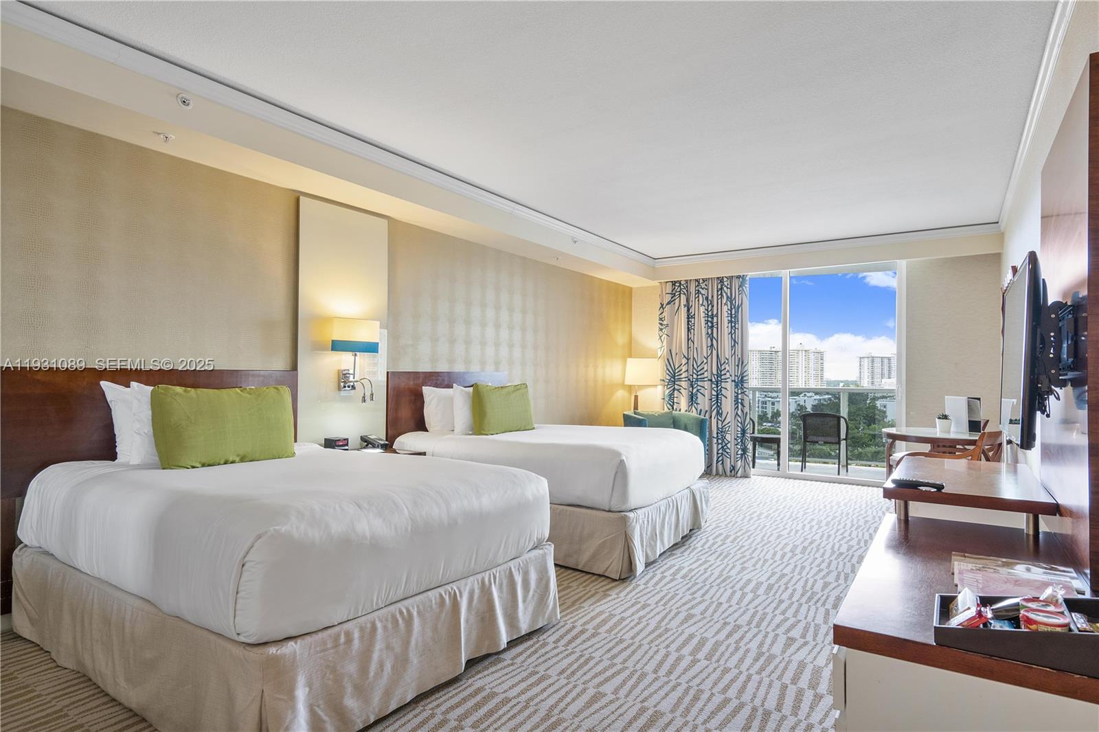 TRUMP INTNATL SONESTA BEAC - Residential