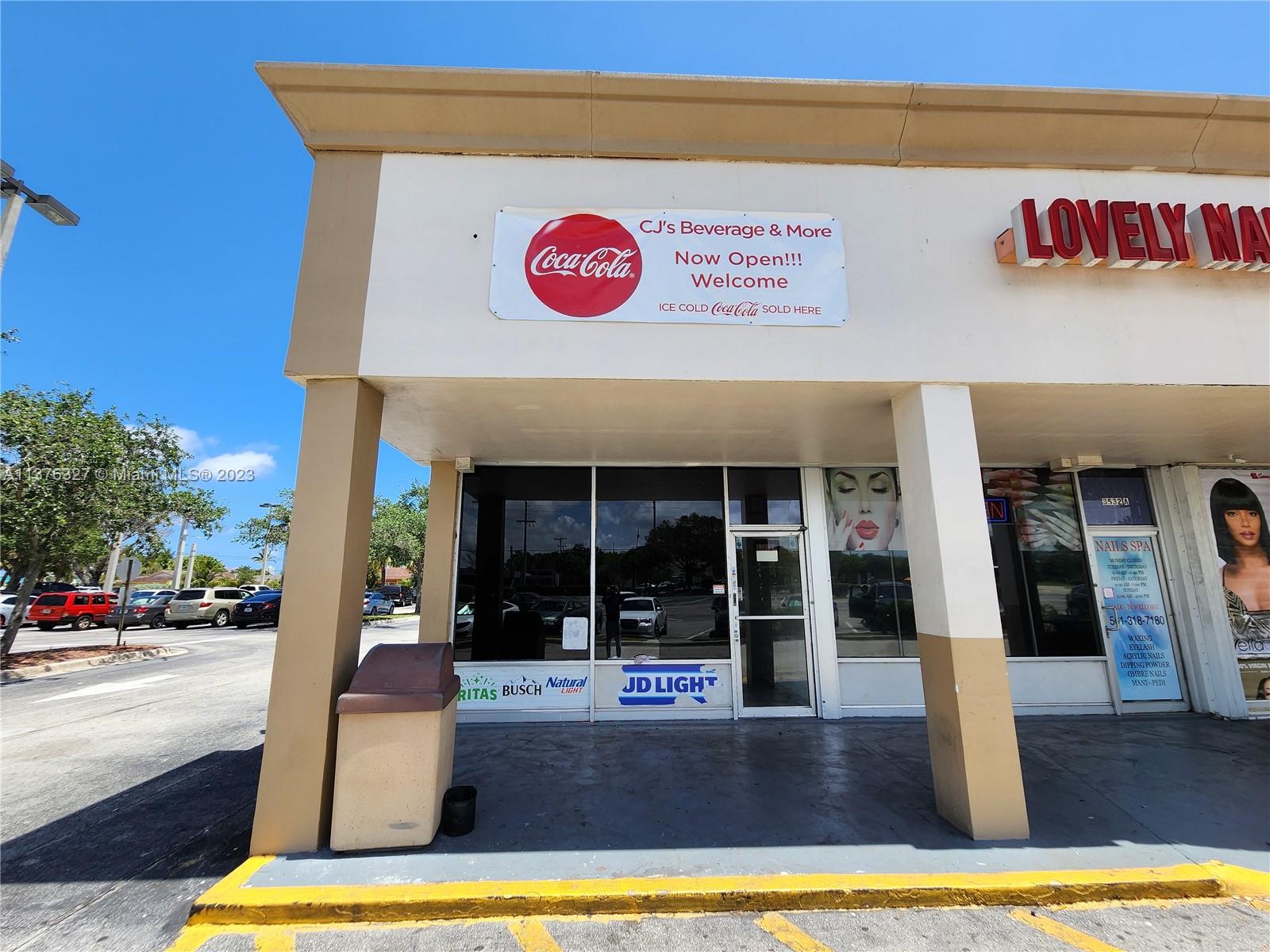 977 SQ FT Retail Space Available for Rent in the Heart of Riviera Beach. One story building fully occupied with big brands such as Goodwill, DD'S, and Cricket. The unit features almost 900 free sq ft, Private Room, Restroom. The unit is perfect for a store, coffee shop, office, hair slalom, or any professional. The property is surrounded by supermarkets, restaurants, pharmacies, and close to the ocean. Easy to see. Call now!