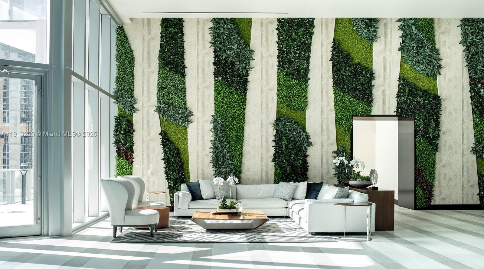 PARAMOUNT MIAMI WORLDCENTE - Residential