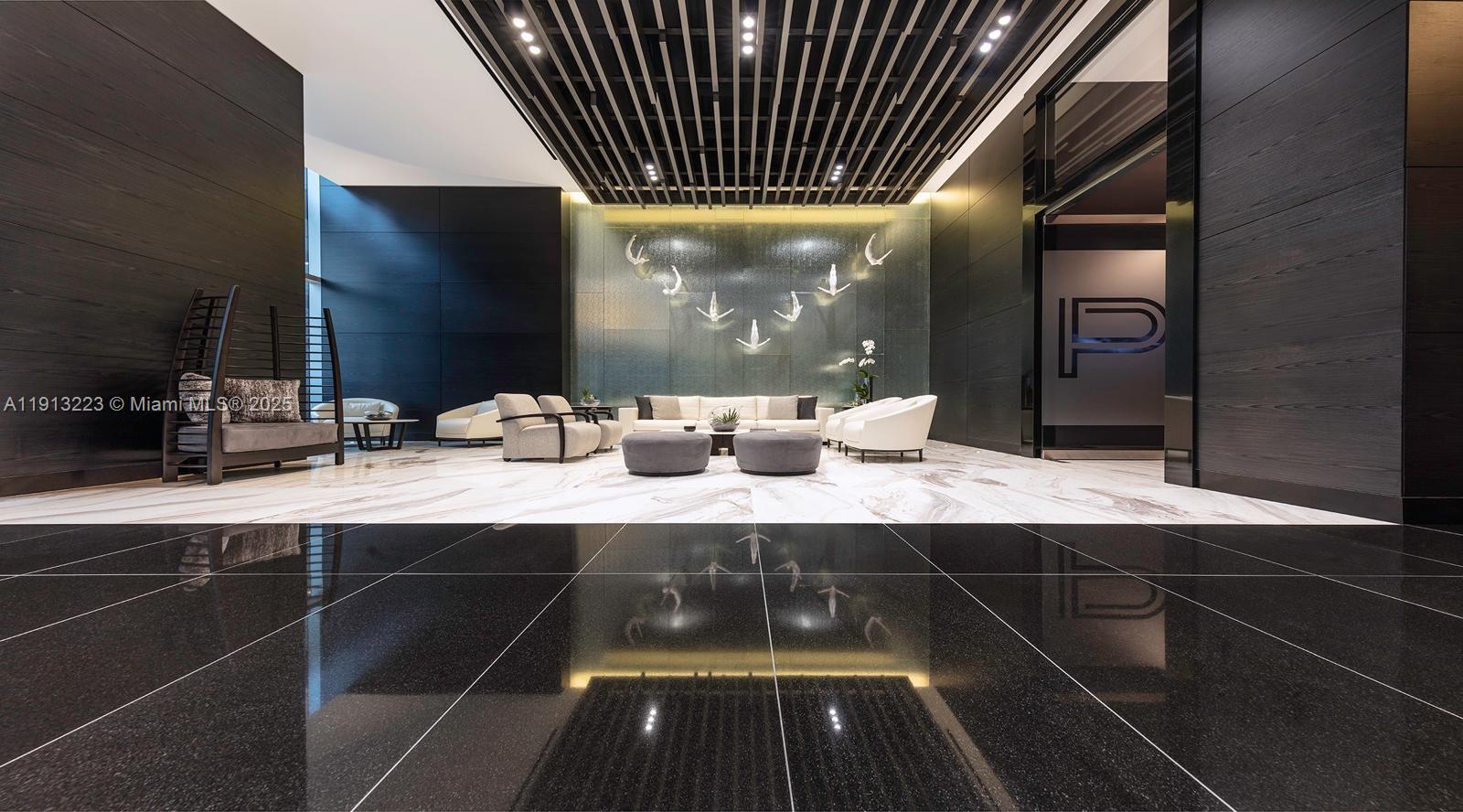 PARAMOUNT MIAMI WORLDCENTE - Residential