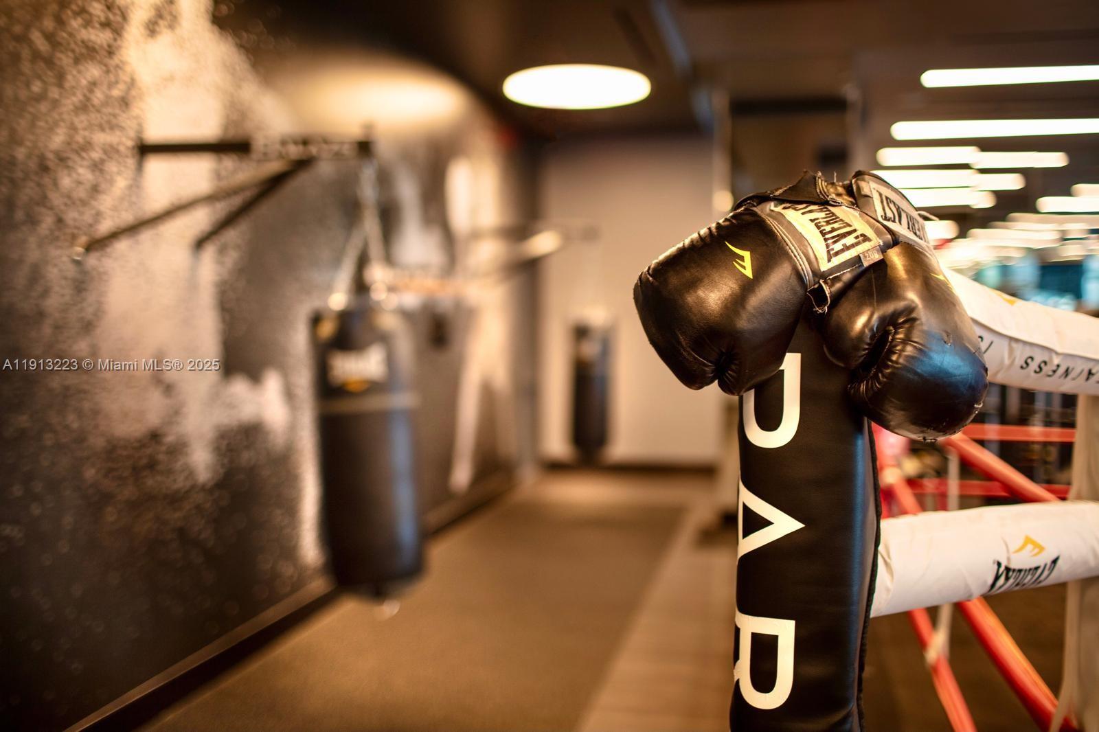 PARAMOUNT MIAMI WORLDCENTE - Residential