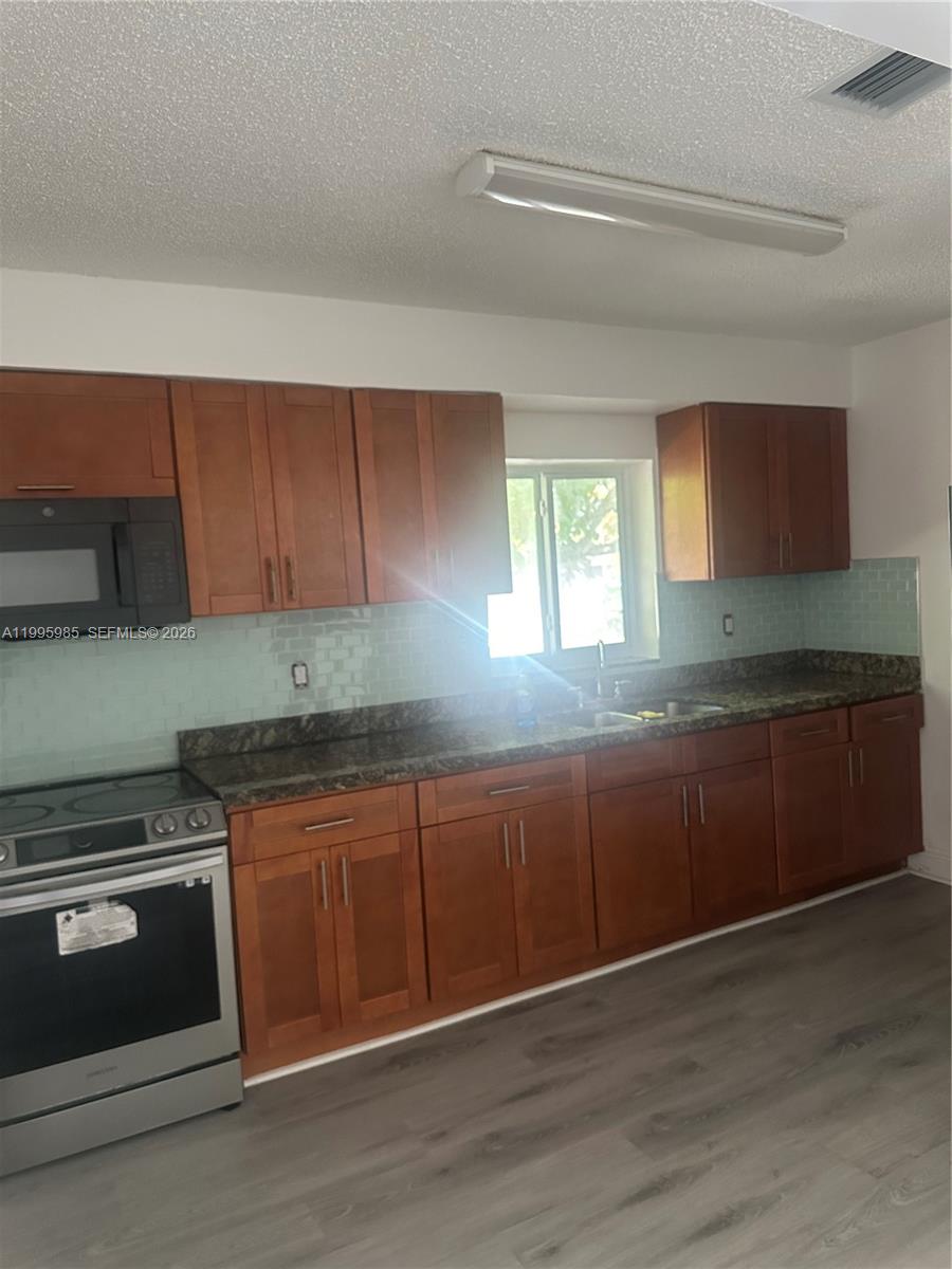 SUNKIST GROVE - Residential Lease