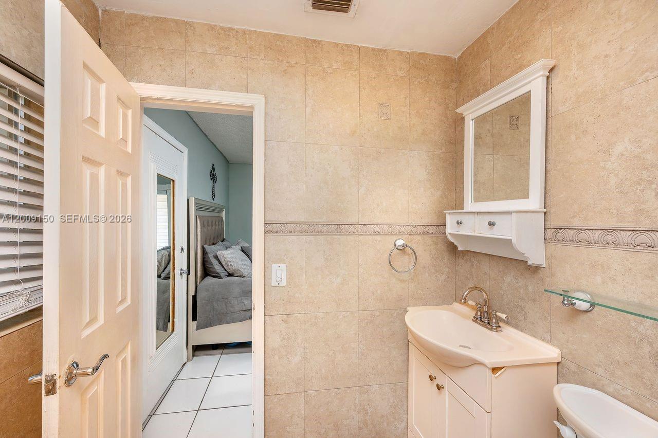 GREENVILLE MANOR - Residential