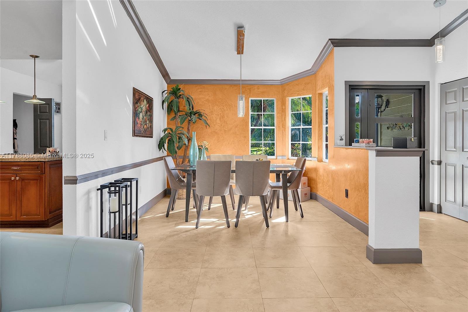 KINGS GRANT EAST - Residential