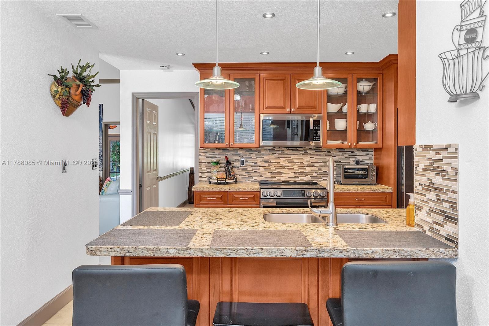 KINGS GRANT EAST - Residential