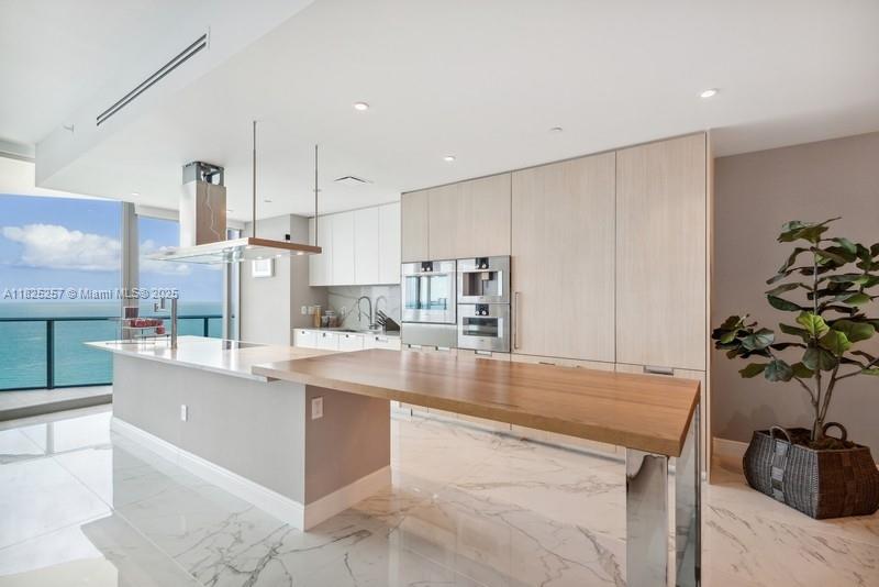 15701 Collins Ave 2902