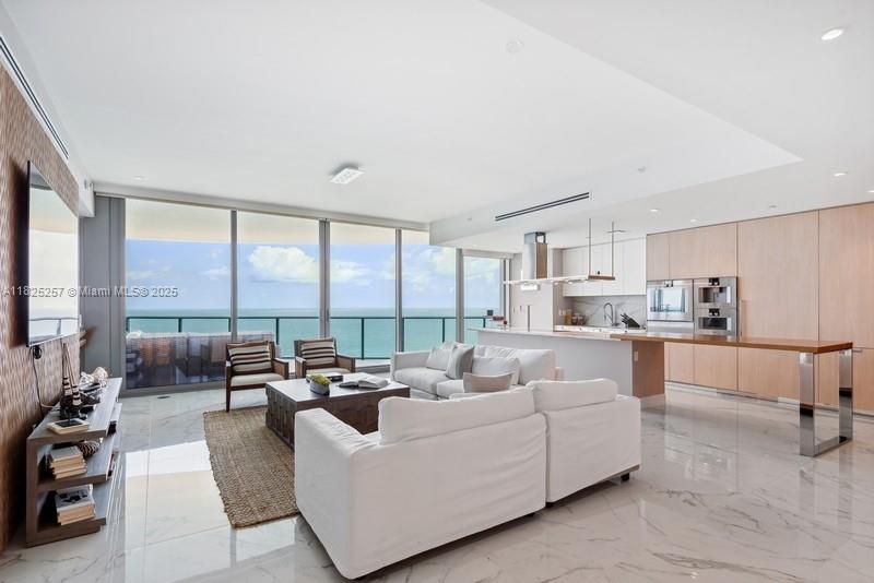15701 Collins Ave 2902