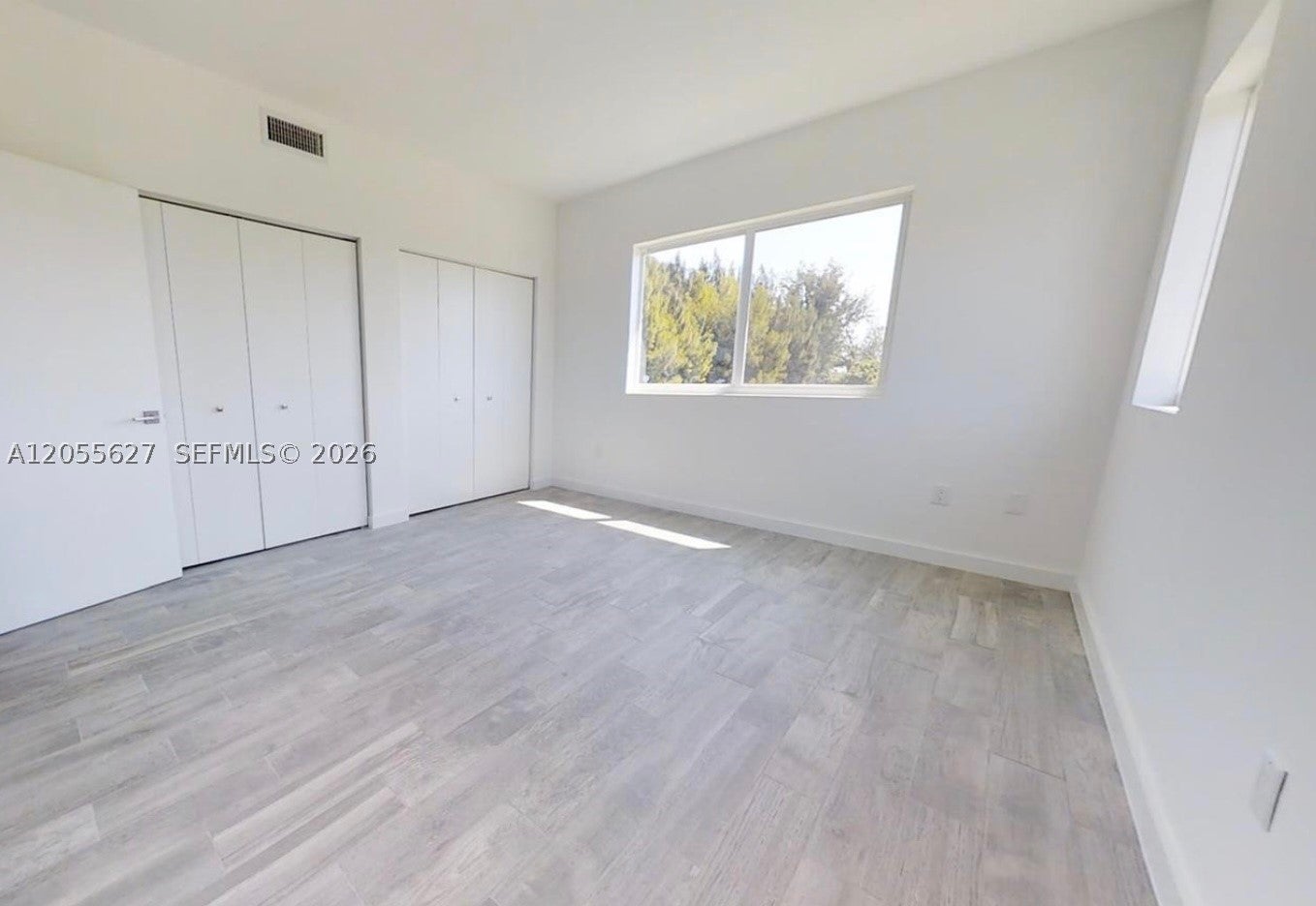 321 S Shore Dr 12