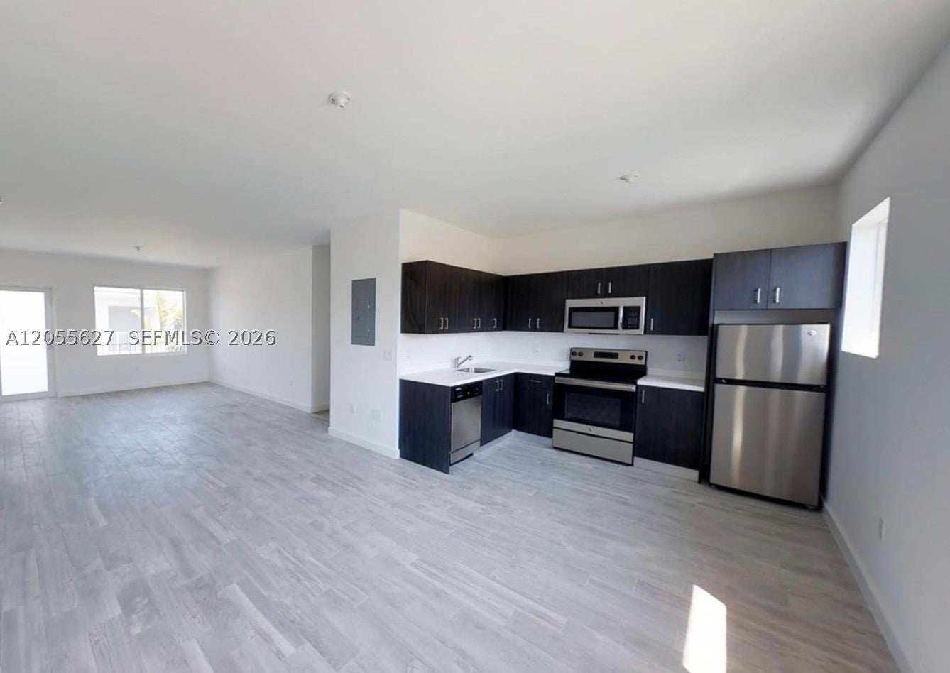 321 S Shore Dr 12
