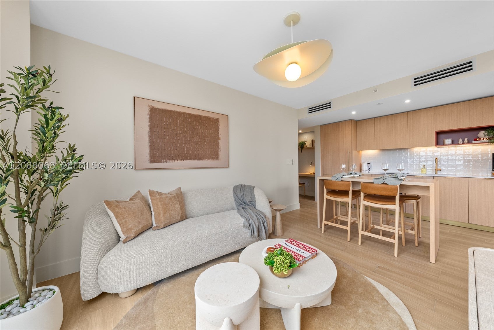 90 NE 32nd St 501