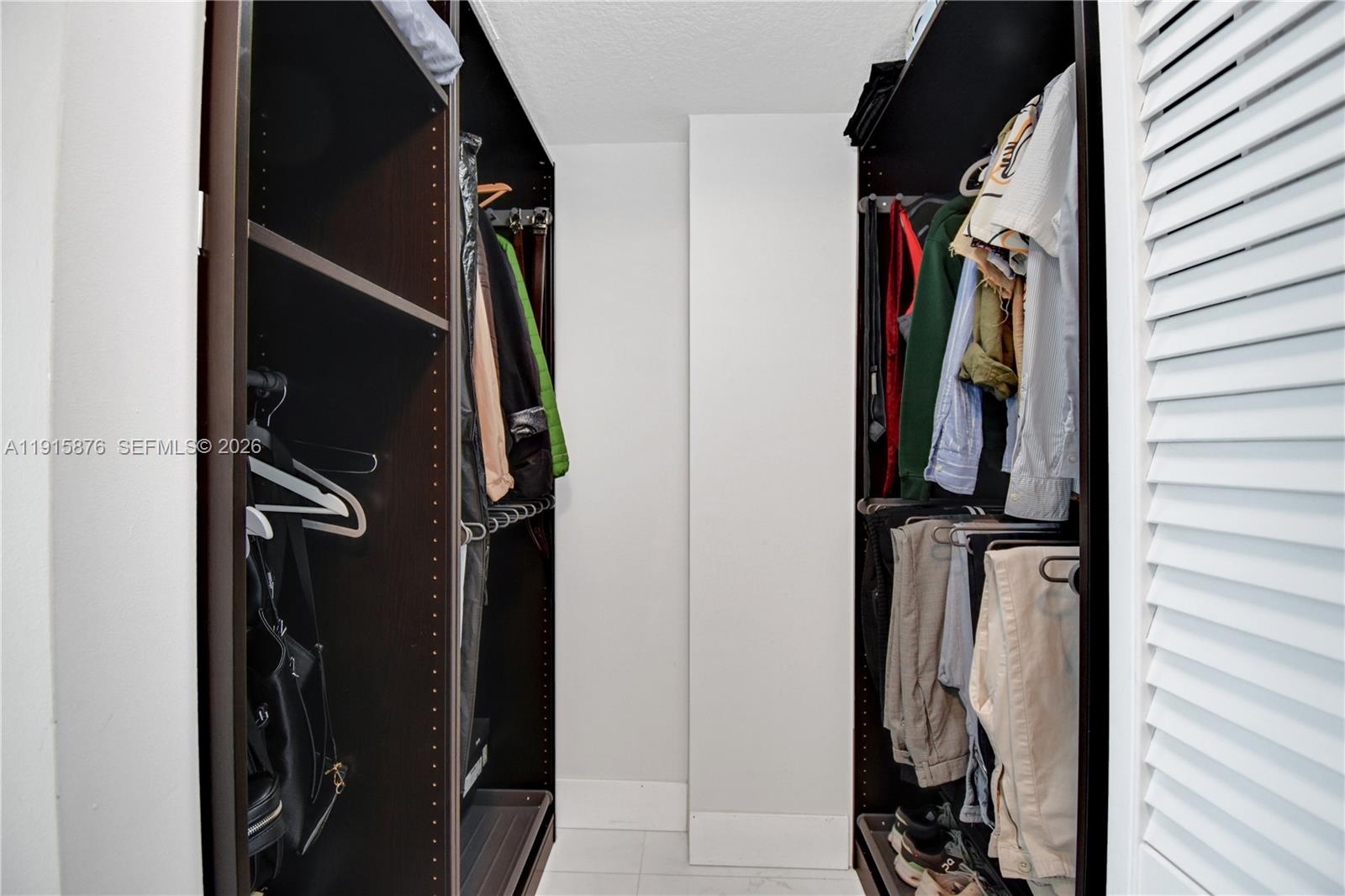 1800 CLUB CONDO - Residential