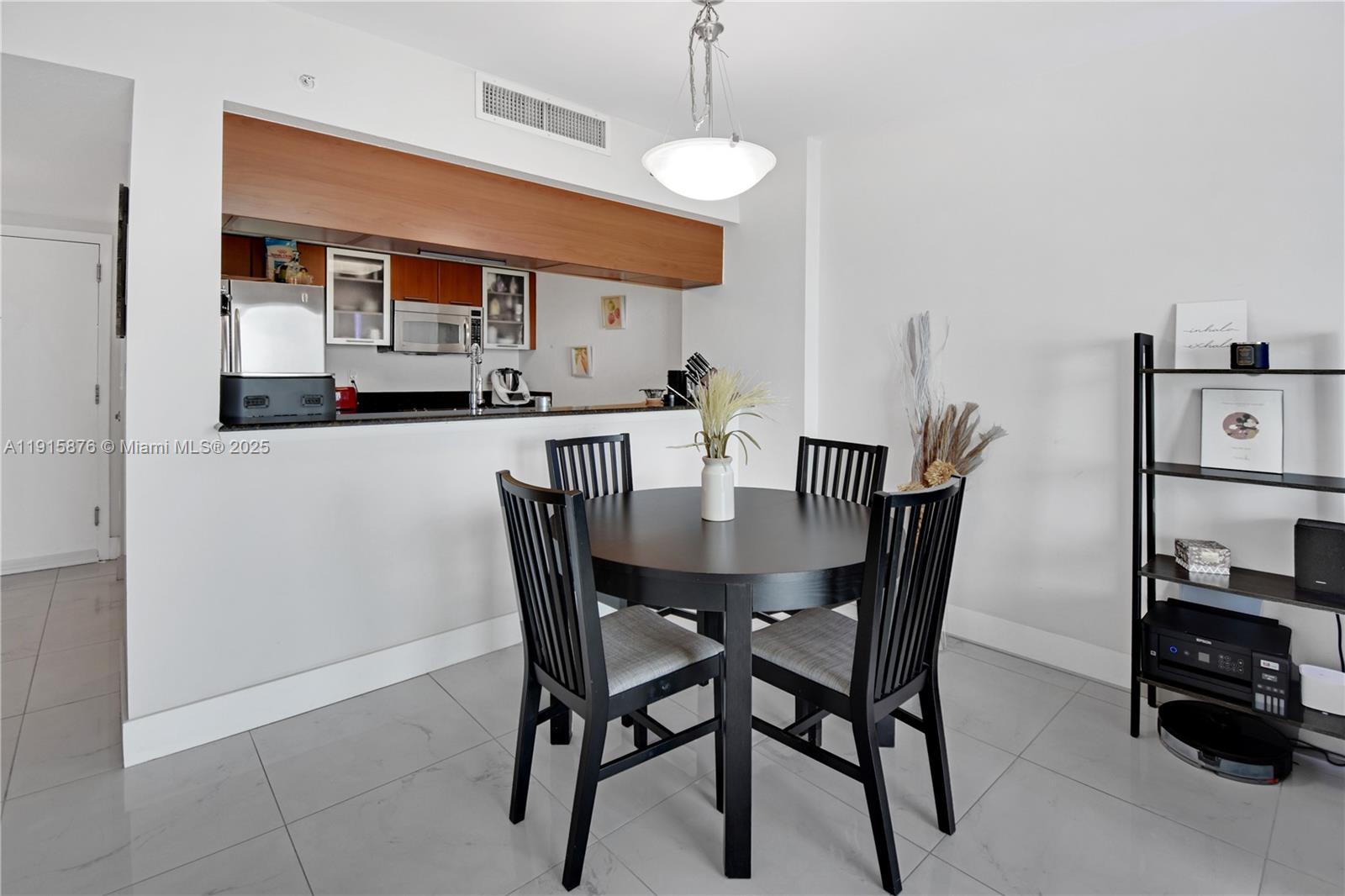 1800 CLUB CONDO - Residential