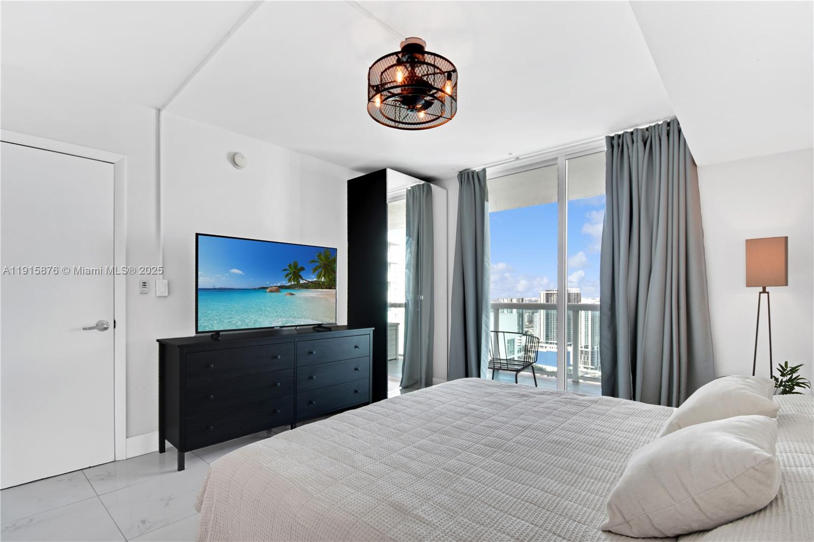 1800 CLUB CONDO - Residential