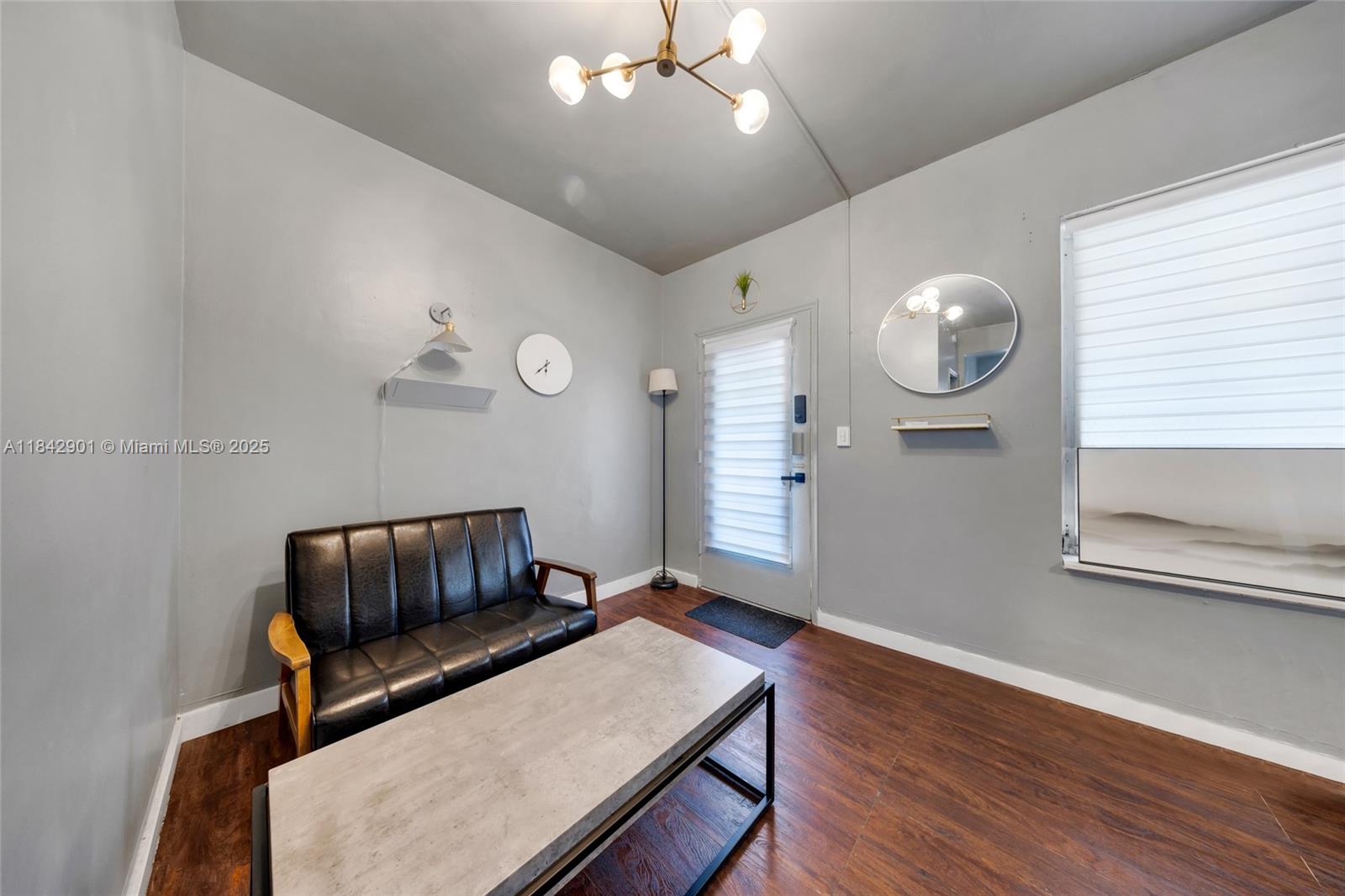 8420 Byron Ave 6